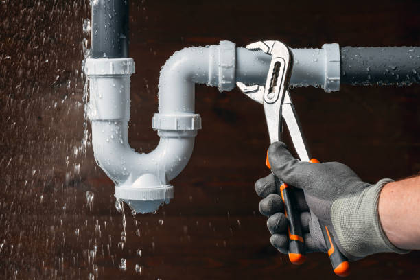 Professional Emergency Plumber technician working in Wooton, KY